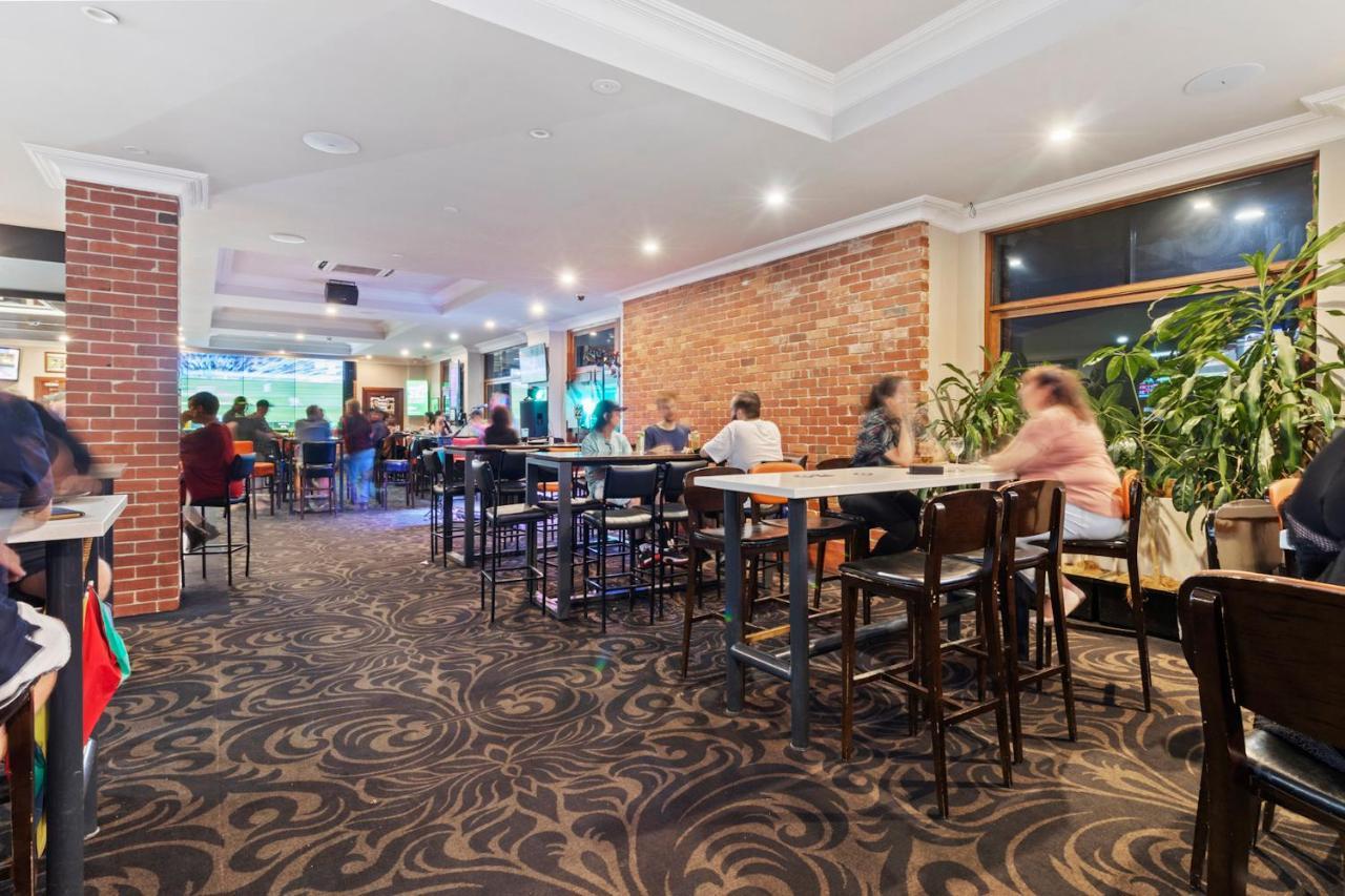 Hotel Queanbeyan Canberra Екстер'єр фото