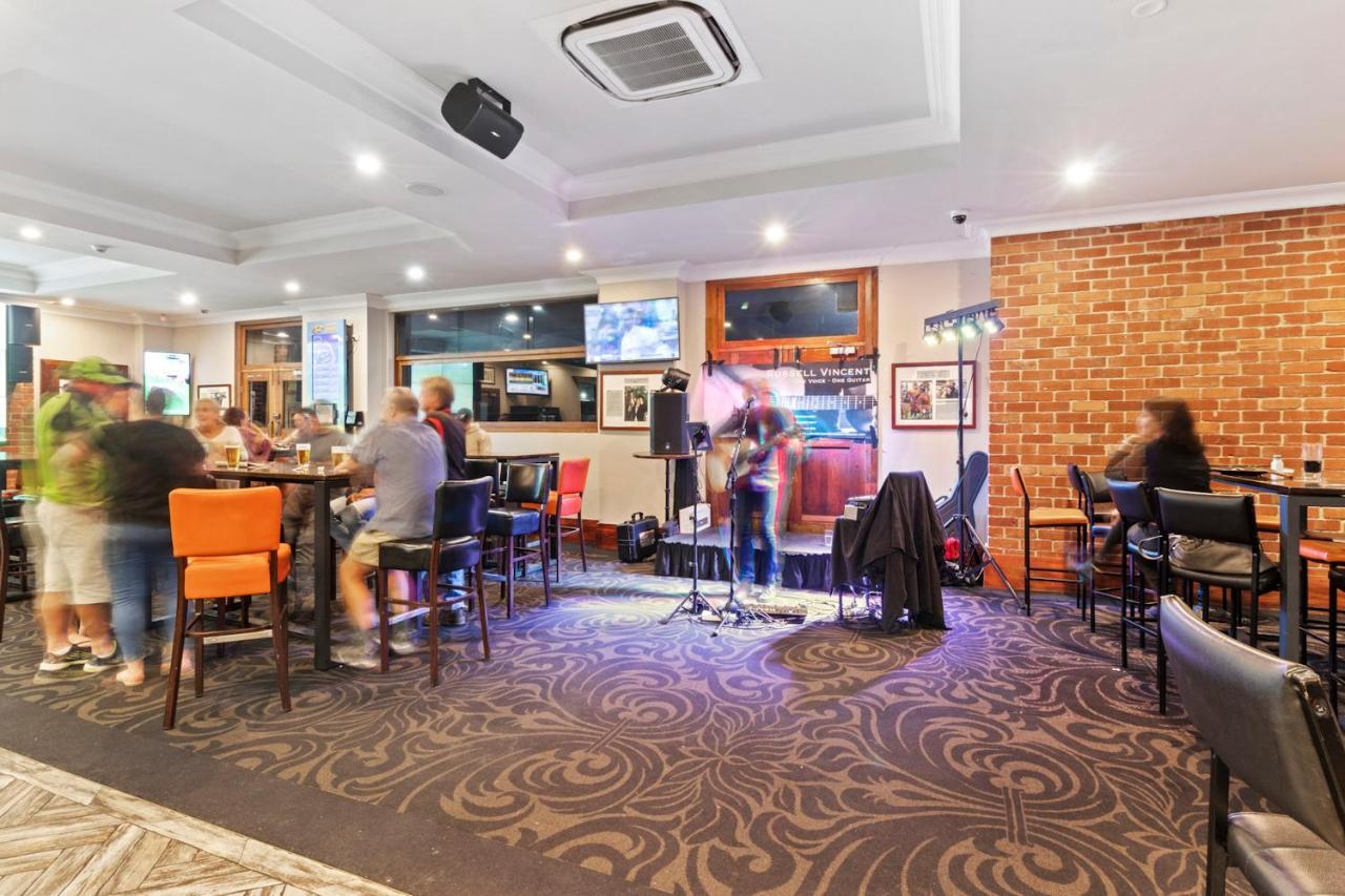 Hotel Queanbeyan Canberra Екстер'єр фото